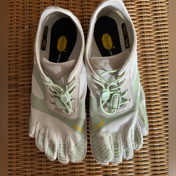 Vibram five fingers - Picture 2 of 4
